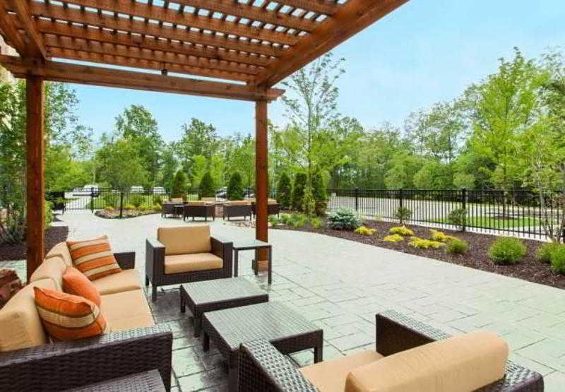 Готель Courtyard By Marriott Pittsburgh North/Cranberry Woods Кранберрі-Тауншіп Екстер'єр фото