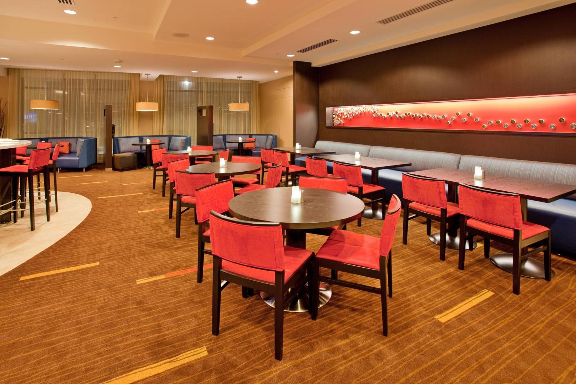 Готель Courtyard By Marriott Pittsburgh North/Cranberry Woods Кранберрі-Тауншіп Екстер'єр фото