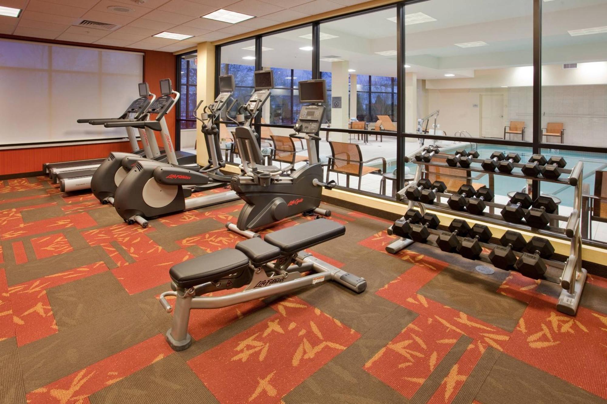 Готель Courtyard By Marriott Pittsburgh North/Cranberry Woods Кранберрі-Тауншіп Екстер'єр фото