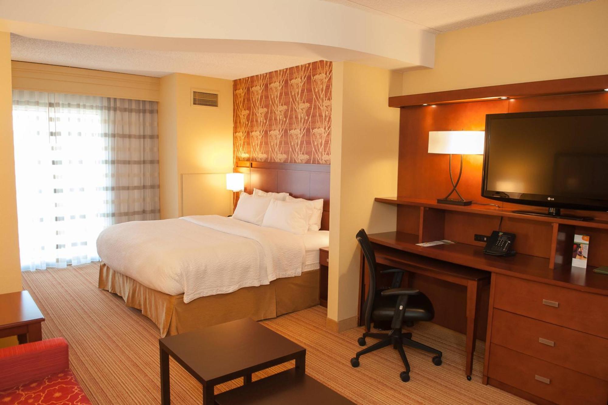 Готель Courtyard By Marriott Pittsburgh North/Cranberry Woods Кранберрі-Тауншіп Екстер'єр фото