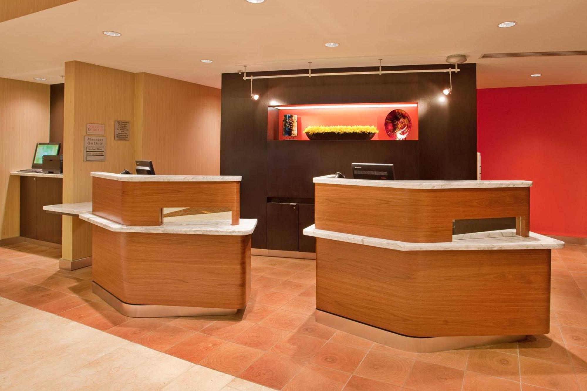 Готель Courtyard By Marriott Pittsburgh North/Cranberry Woods Кранберрі-Тауншіп Екстер'єр фото
