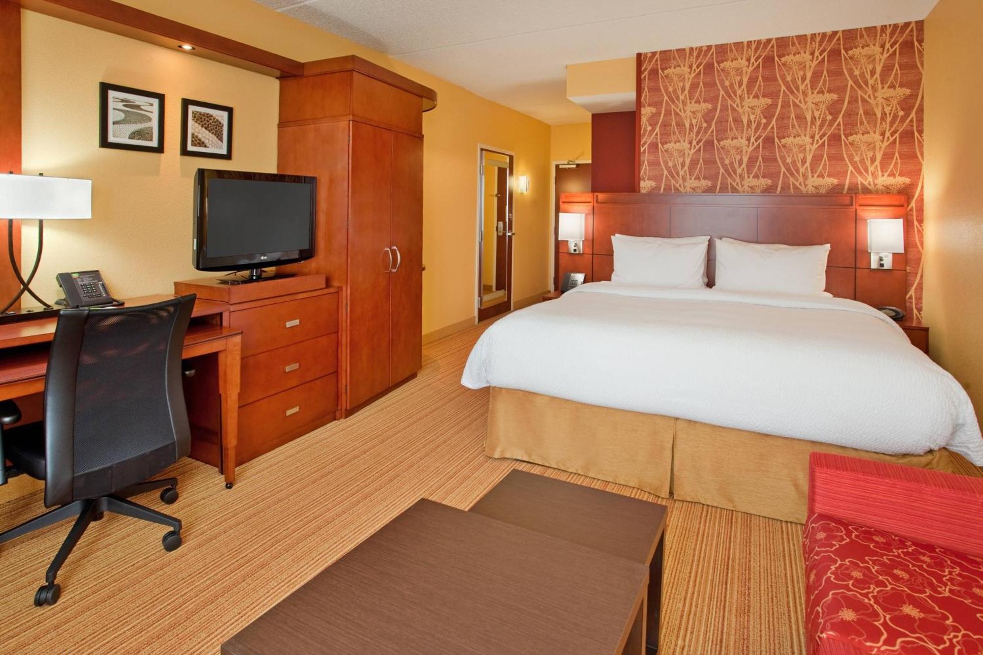 Готель Courtyard By Marriott Pittsburgh North/Cranberry Woods Кранберрі-Тауншіп Екстер'єр фото