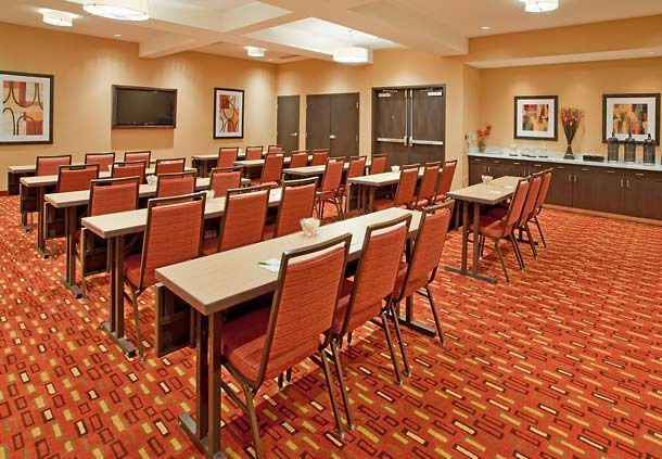 Готель Courtyard By Marriott Pittsburgh North/Cranberry Woods Кранберрі-Тауншіп Екстер'єр фото